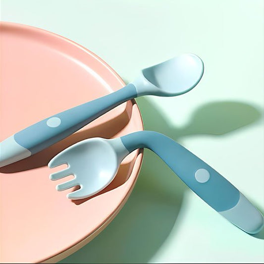 Ustensile-pour-bebe-silicone-flexible-indispensable