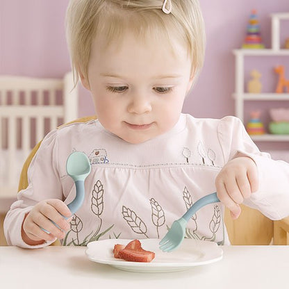 Ustensile-pour-bebe-silicone-flexible-autonomie